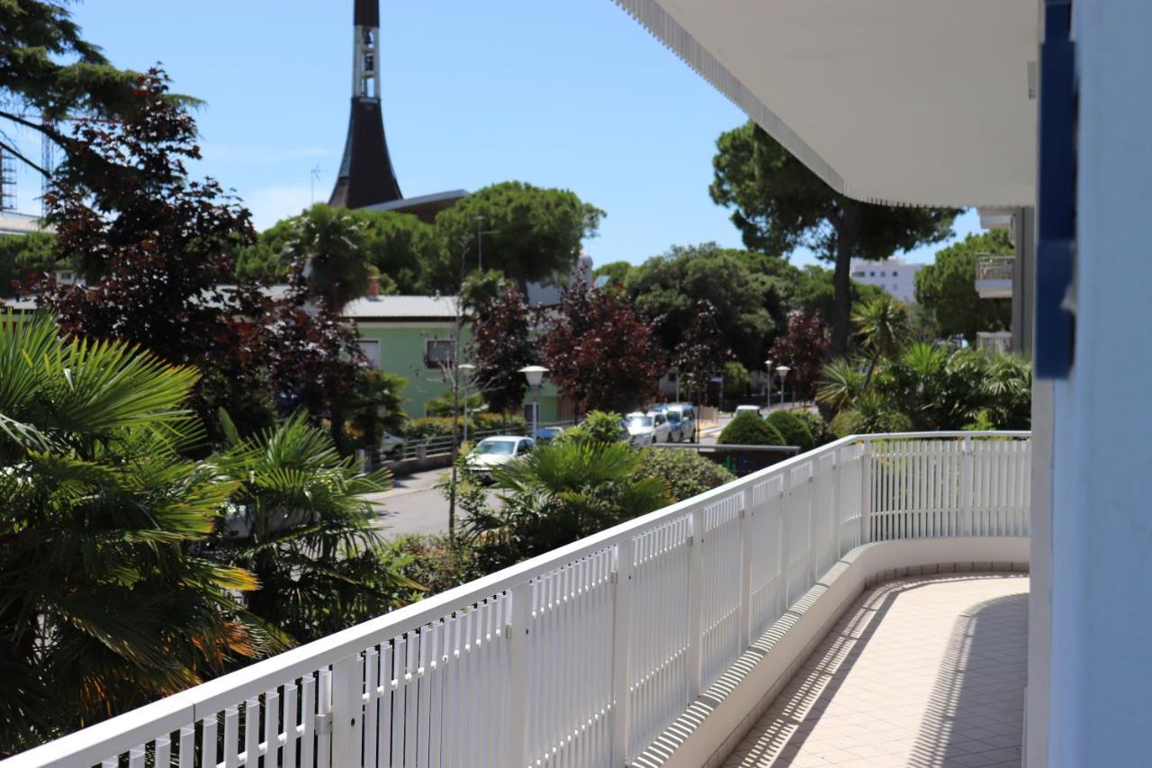 Villa Serena Lignano Sabbiadoro Bagian luar foto